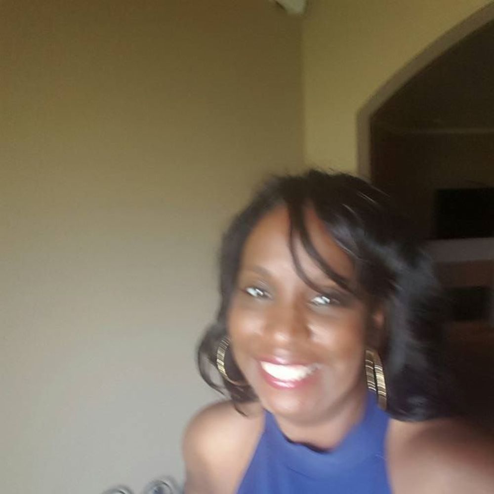 Meet your Posher, Deandra